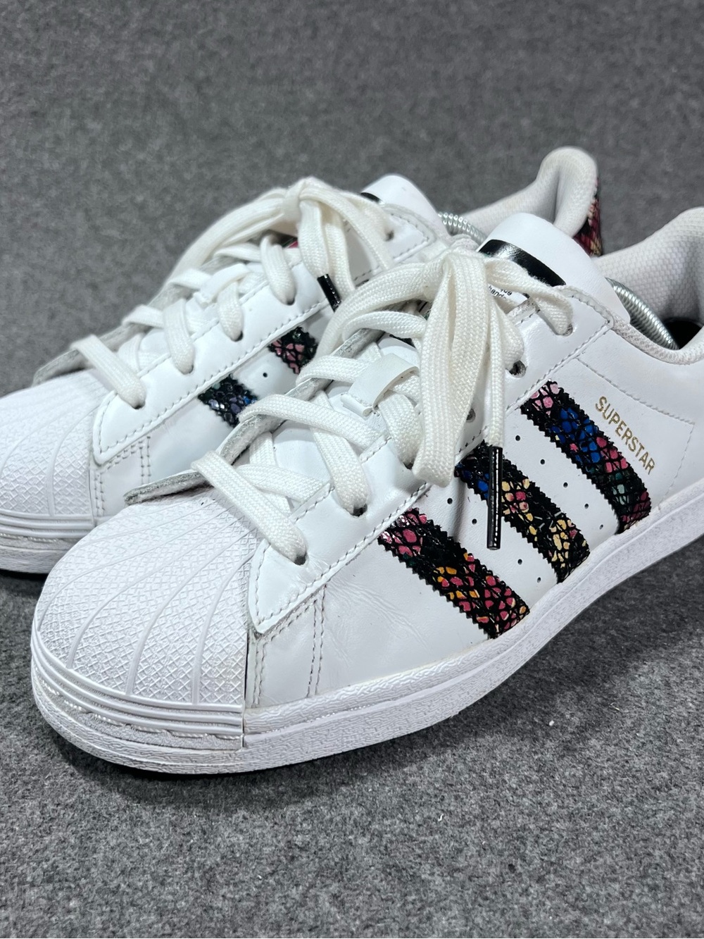 Adidas Superstar Floral Twist Stripes Leather Shell Toe Sneakers Women's Size 6